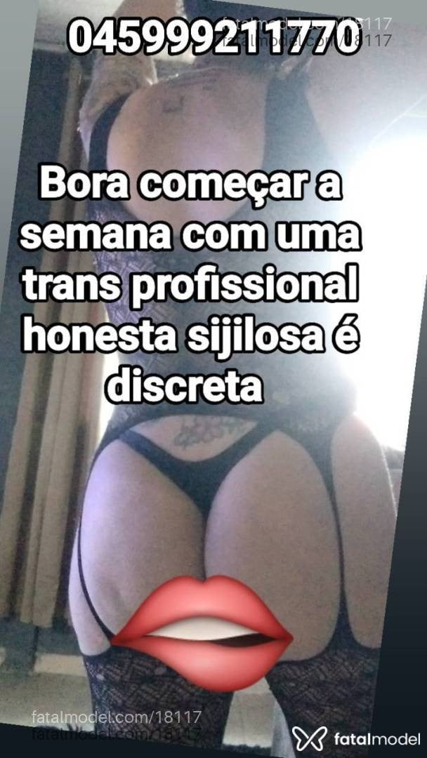 Acompanhante mulher trans morena (o) de olhos mel - Adriana Fox