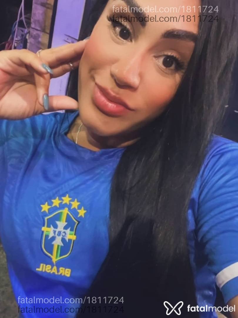 Acompanhante mulher morena (o) de olhos castanhos em Nova Serrana - Melissa