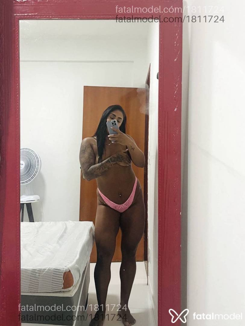 Acompanhante mulher morena (o) de olhos castanhos em Nova Serrana - Melissa