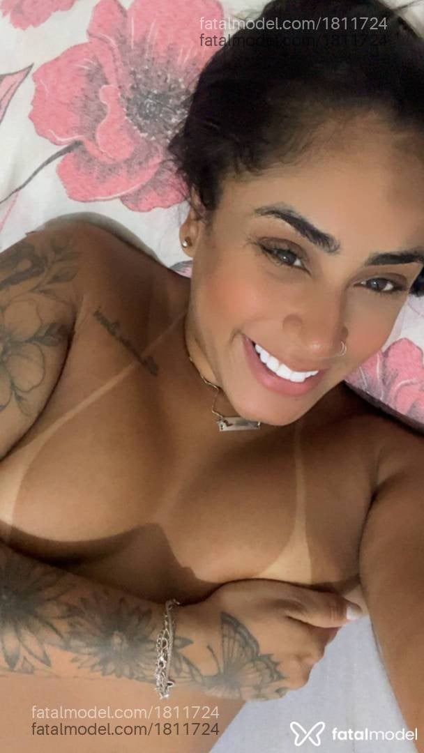 Acompanhante mulher morena (o) de olhos castanhos - Melissa