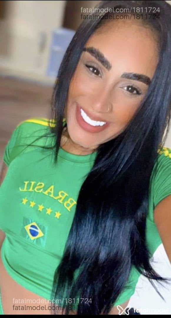 Acompanhante mulher morena (o) de olhos castanhos em Nova Serrana - Melissa