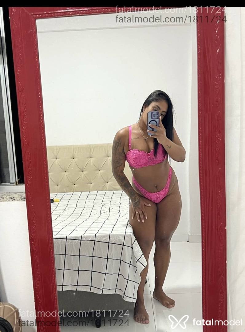 Acompanhante mulher morena (o) de olhos castanhos em Nova Serrana - Melissa