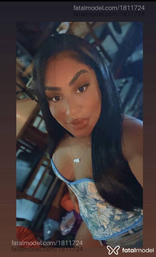 Acompanhante mulher morena (o) de olhos castanhos em Nova Serrana - Melissa