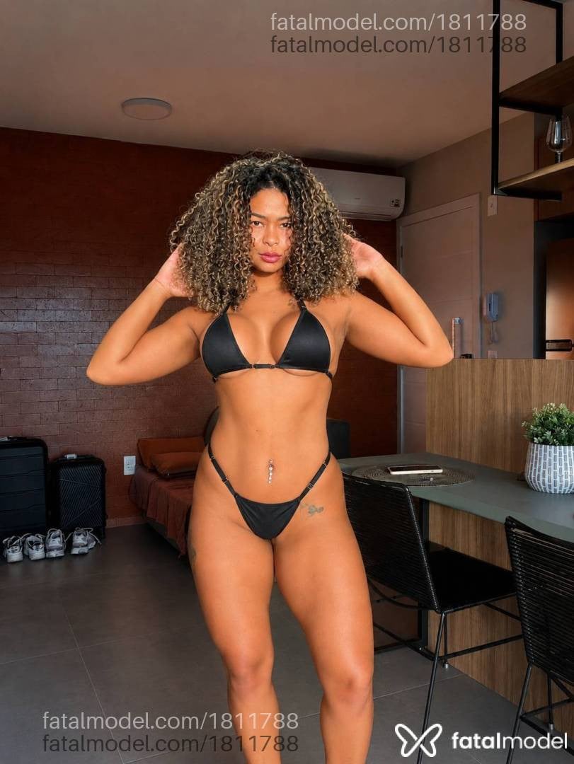 Acompanhante mulher com cabelo castanho de olhos pretos em Ribeirão Preto - Mary Vasconcelos