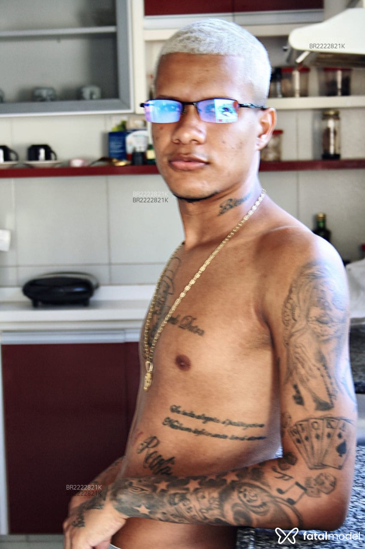 Acompanhante homem morena (o) de olhos castanhos em Rio de Janeiro - Delreidelas