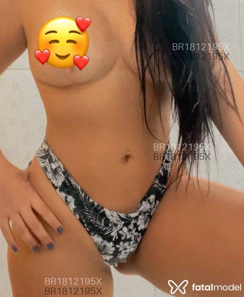 Acompanhante mulher morena (o) de olhos castanhos em Virtual Acompanhante mulher morena (o) de olhos castanhos em Virtual - Beatriz