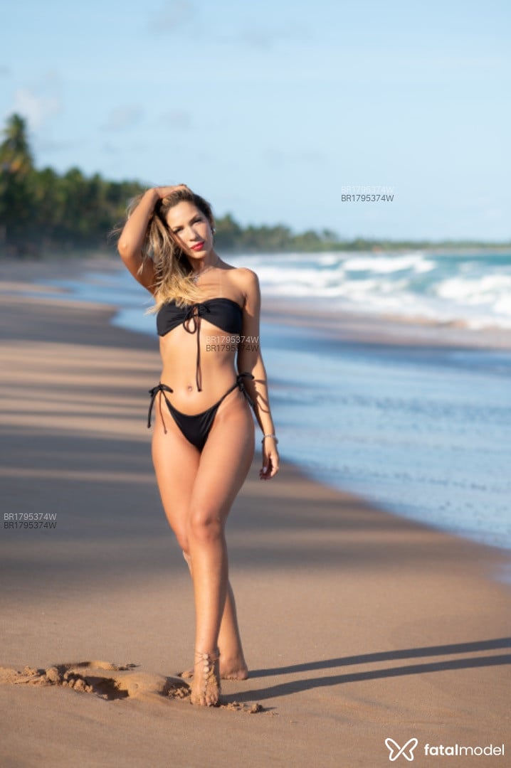 Acompanhante mulher loira (o) de olhos castanhos em Goiânia - Julia Shakit