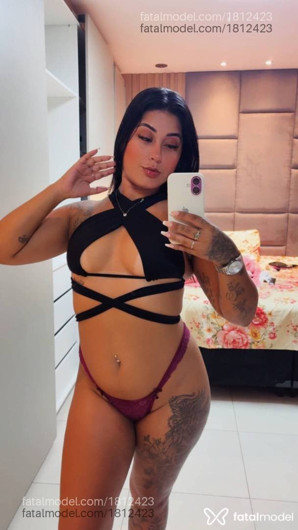 Acompanhante mulher morena (o) de olhos pretos - Rebeca Stanley
