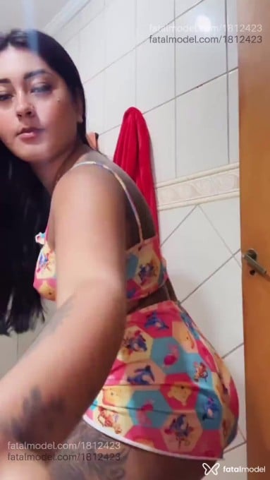 Acompanhante mulher morena (o) de olhos pretos - Rebeca Stanley