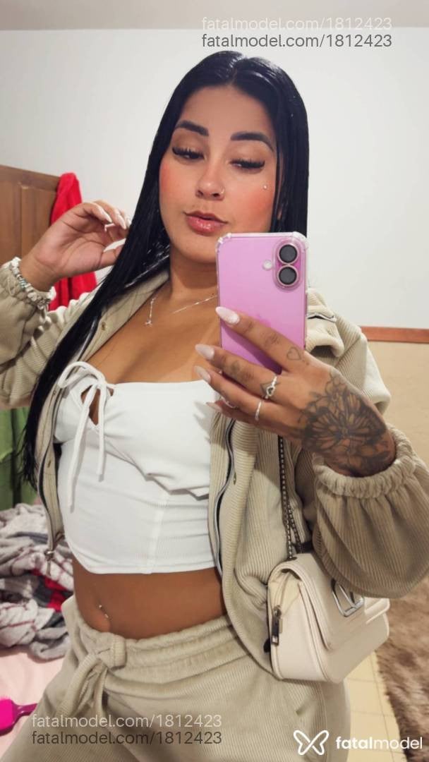 Acompanhante mulher morena (o) de olhos pretos - Rebeca Stanley