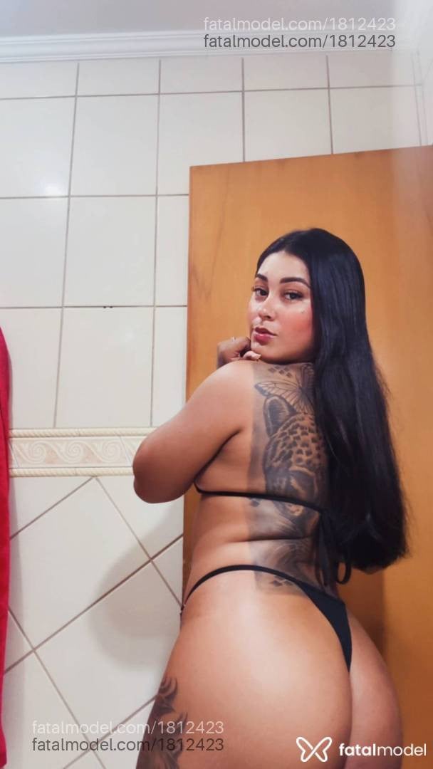 Acompanhante mulher morena (o) de olhos pretos - Rebeca Stanley