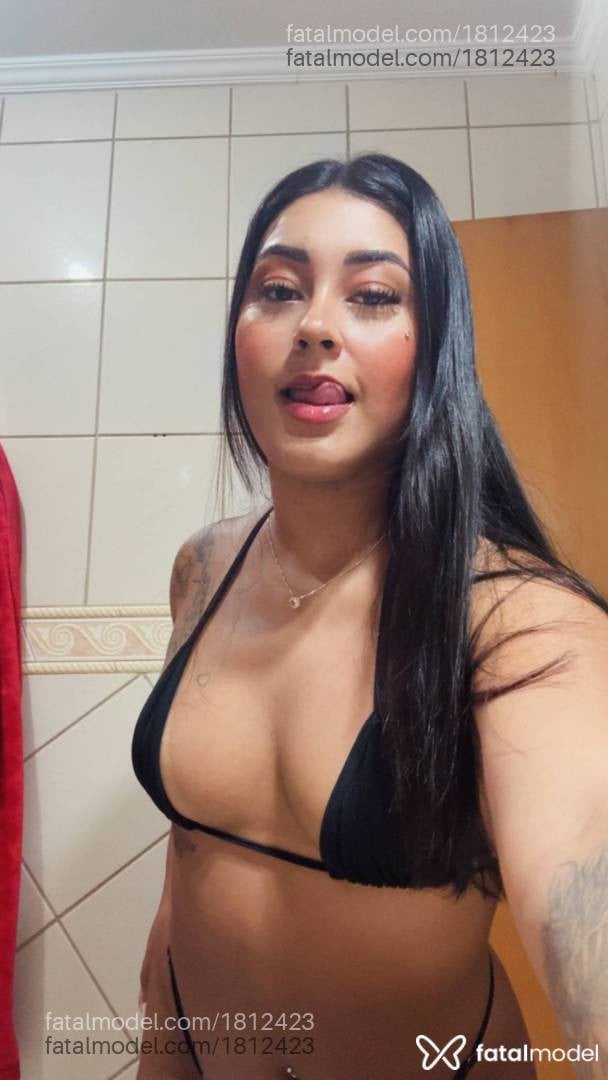 Acompanhante mulher morena (o) de olhos pretos - Rebeca Stanley