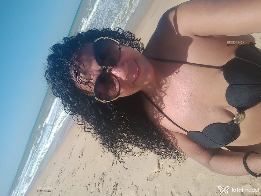 Acompanhante mulher morena (o) de olhos castanhos em Cabo Frio Acompanhante mulher morena (o) de olhos castanhos em Cabo Frio - Maju Bárbara