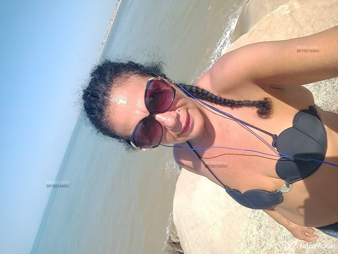 Acompanhante mulher morena (o) de olhos castanhos em Cabo Frio Acompanhante mulher morena (o) de olhos castanhos em Cabo Frio - Maju Bárbara
