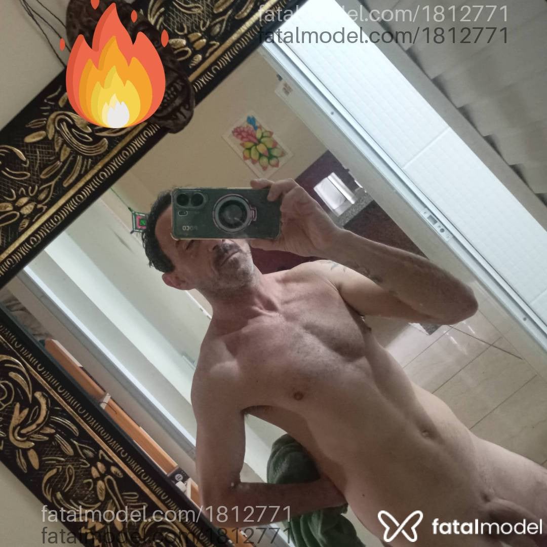 Acompanhante homem morena (o) de olhos mel em Ubatuba Acompanhante homem morena (o) de olhos mel em Ubatuba - Max