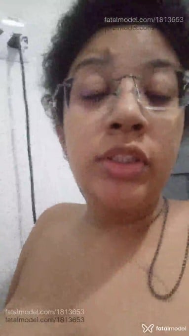 Acompanhante mulher com cabelo castanho de olhos castanhos em Virtual Acompanhante mulher com cabelo castanho de olhos castanhos em Virtual - SuperNovaAlt