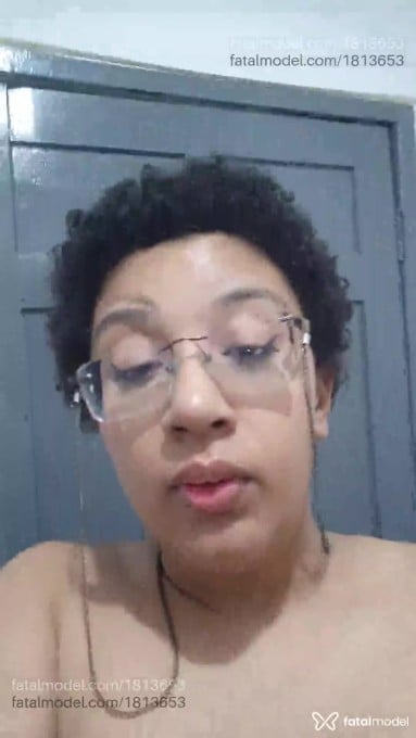 Acompanhante mulher com cabelo castanho de olhos castanhos em Virtual Acompanhante mulher com cabelo castanho de olhos castanhos em Virtual - SuperNovaAlt