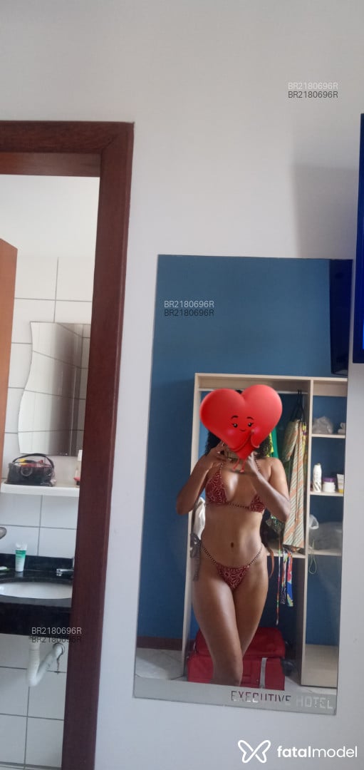 Acompanhante mulher morena (o) de olhos pretos em Vila Velha - Morena
