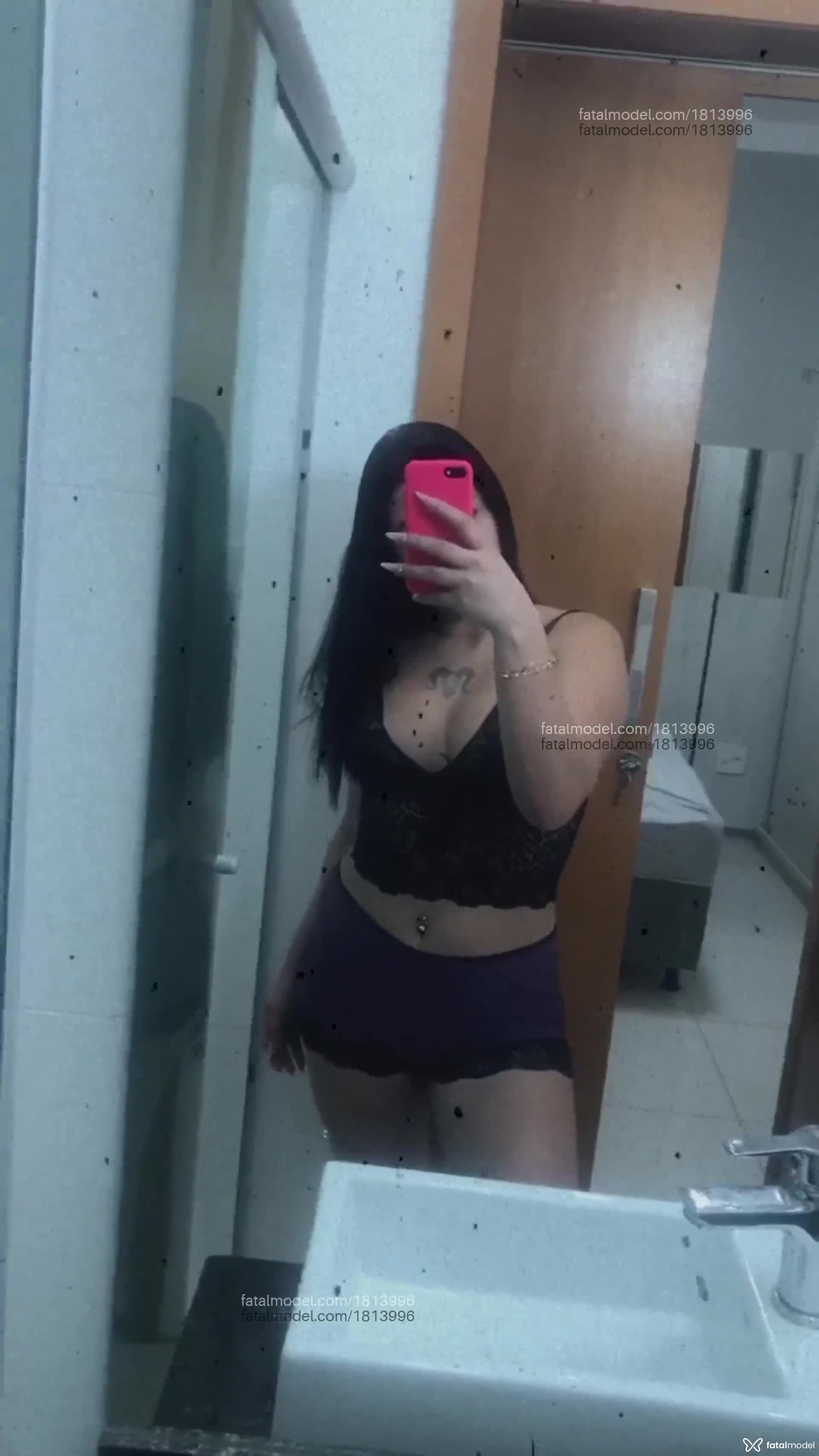 Acompanhante mulher com cabelo castanho de olhos pretos em São Carlos - Elisa Torres
