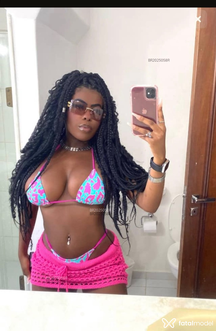 Acompanhante mulher com cabelo castanho de olhos castanhos em Virtual - Preta