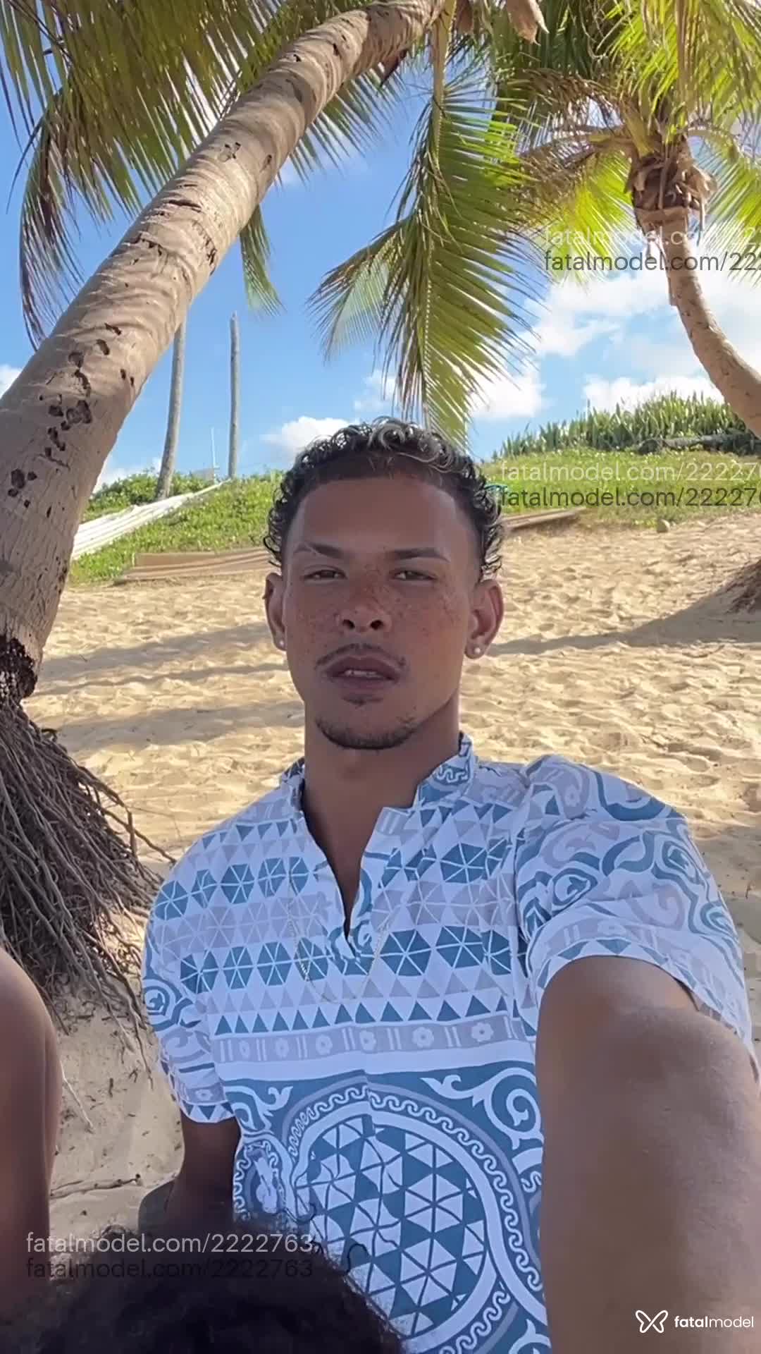 Acompanhante homem morena (o) de olhos castanhos em Salvador - índio Bim