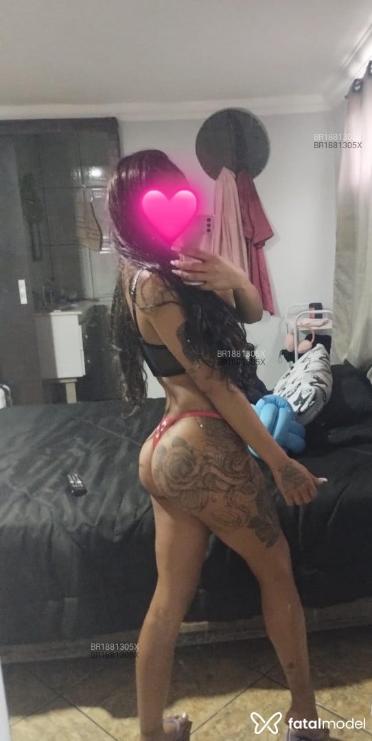 Acompanhante mulher morena (o) de olhos pretos - Brenda Acompanhante mulher morena (o) de olhos pretos - Brenda