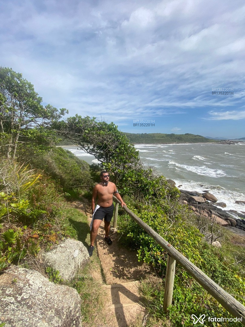 Acompanhante homem morena (o) de olhos castanhos em Jundiaí Acompanhante homem morena (o) de olhos castanhos em Jundiaí - henri