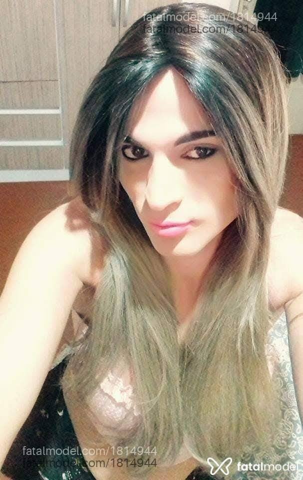 Acompanhante mulher trans com cabelo castanho de olhos castanhos em Caxias do Sul - Emanuelly Oliveira