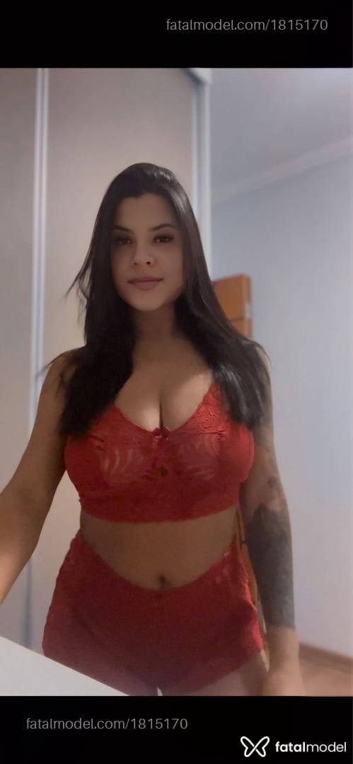 Acompanhante mulher com cabelo castanho de olhos castanhos - Maya
