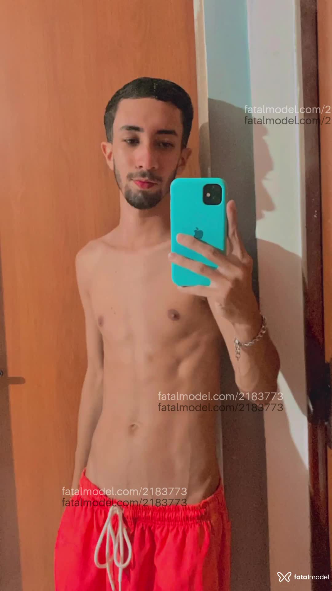 Acompanhante homem com cabelo castanho de olhos castanhos em Rio de Janeiro - Henrique