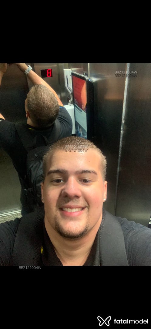 Acompanhante homem loira (o) de olhos castanhos em São Paulo Acompanhante homem loira (o) de olhos castanhos em São Paulo - Guilherme