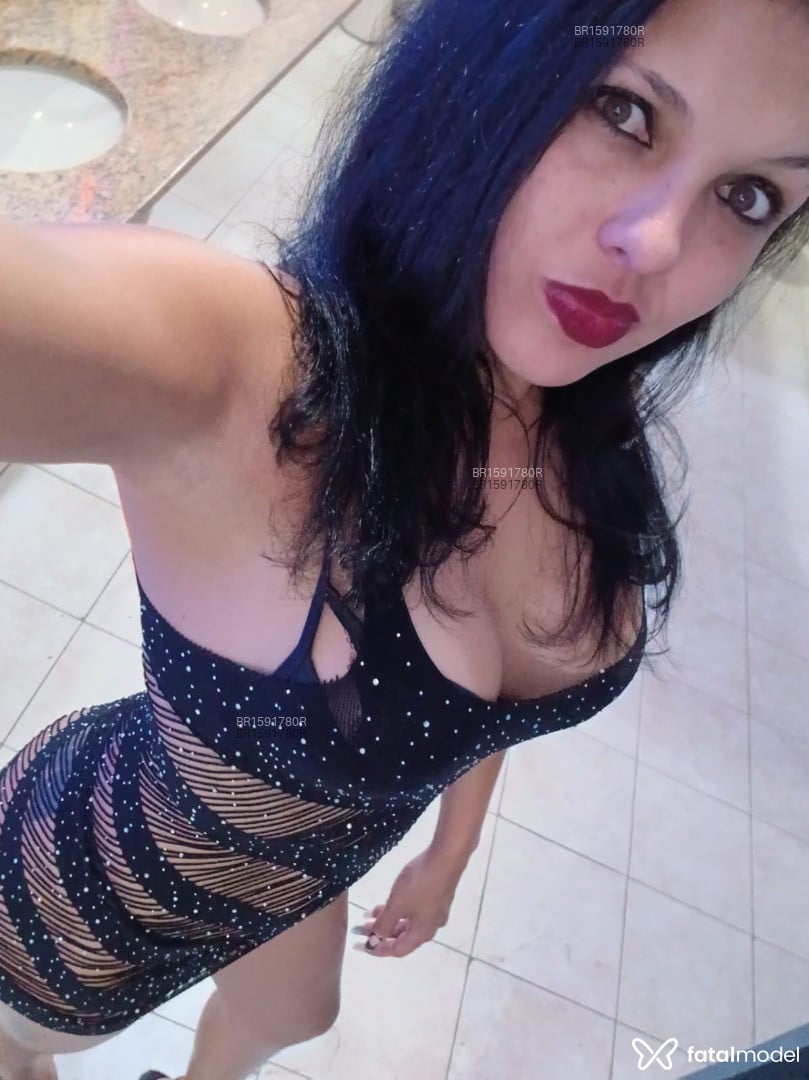 Acompanhante mulher morena (o) de olhos verdes - Jéh Alerquina