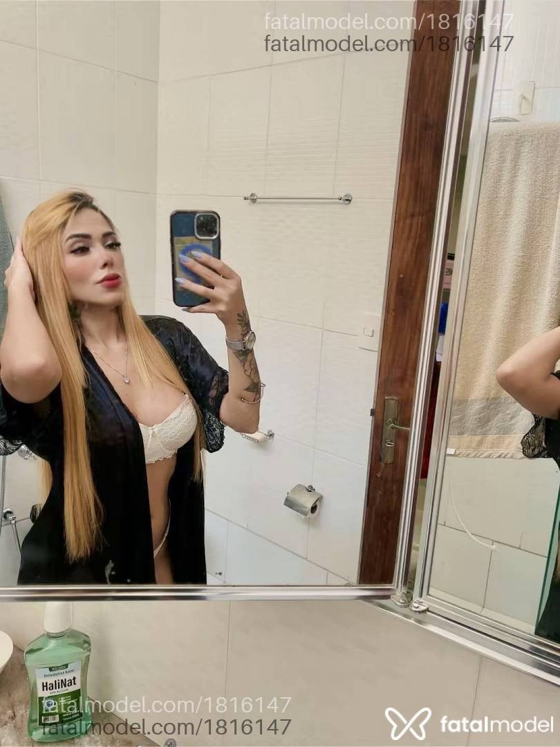 Acompanhante mulher loira (o) de olhos verdes - Bianca mori
