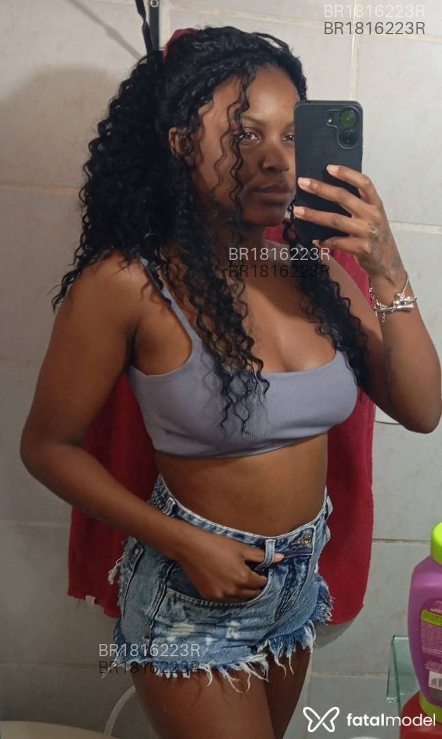Acompanhante mulher morena (o) de olhos pretos em Guarapari - Sophia