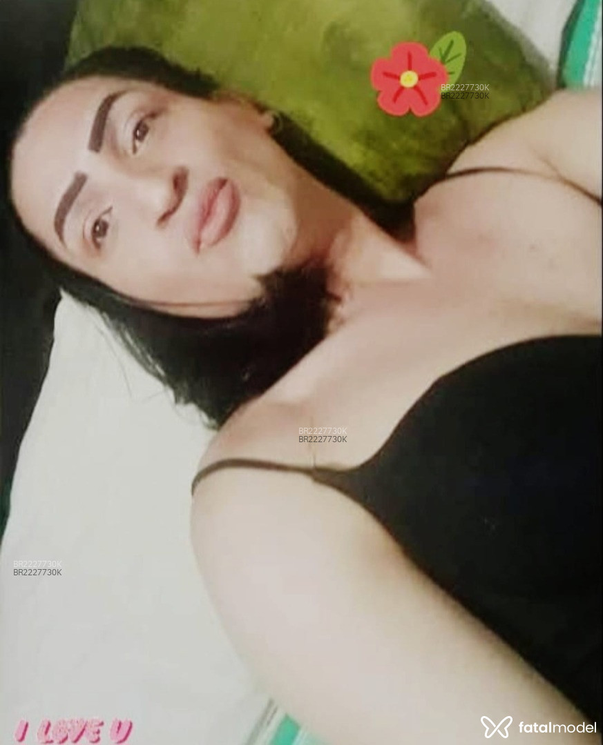 Acompanhante mulher trans com cabelo castanho de olhos castanhos em Rio de Janeiro - Isabella Taveonny