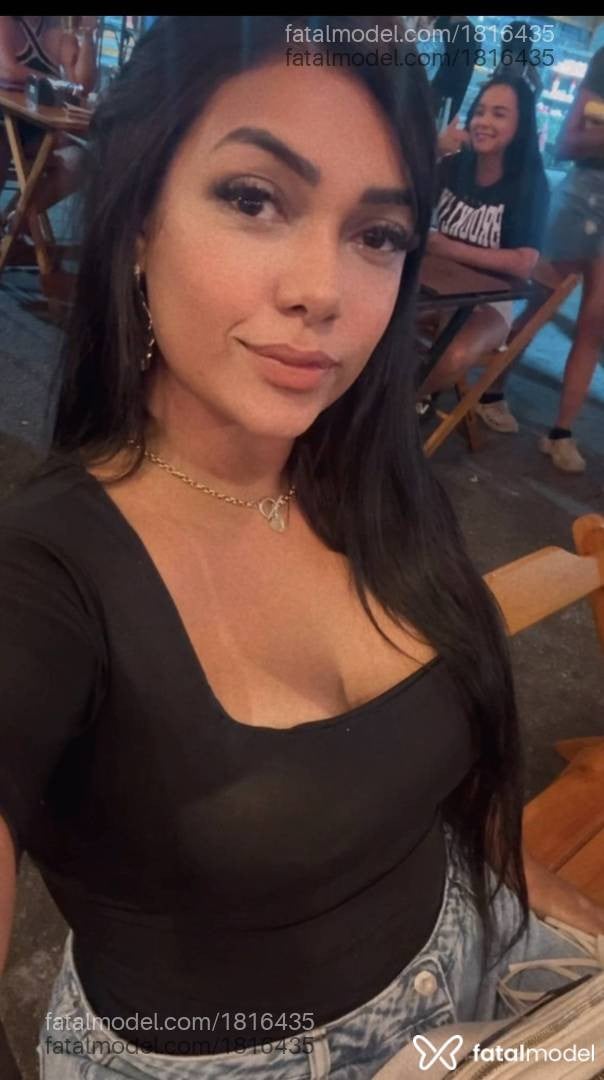 Acompanhante mulher morena (o) de olhos castanhos - Poca Hontas
