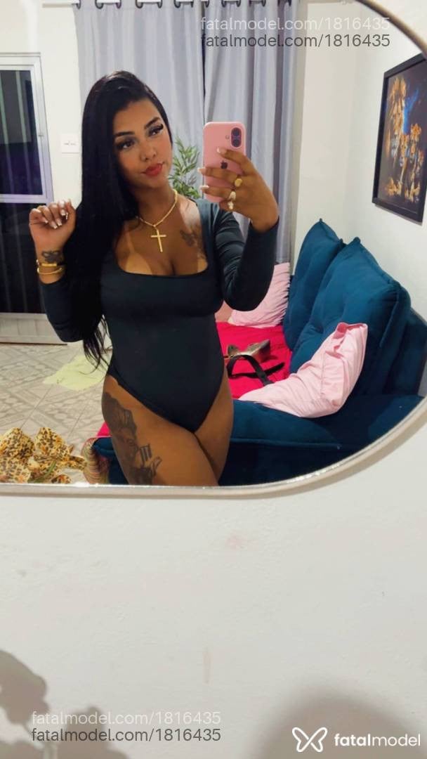 Acompanhante mulher morena (o) de olhos castanhos - Poca Hontas