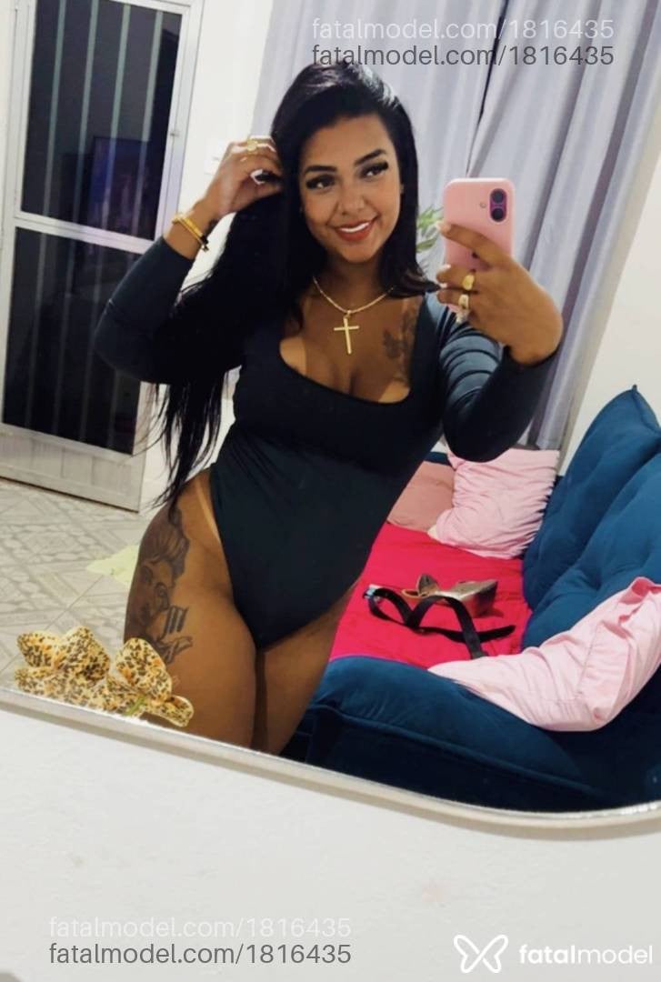 Acompanhante mulher morena (o) de olhos castanhos - Poca Hontas