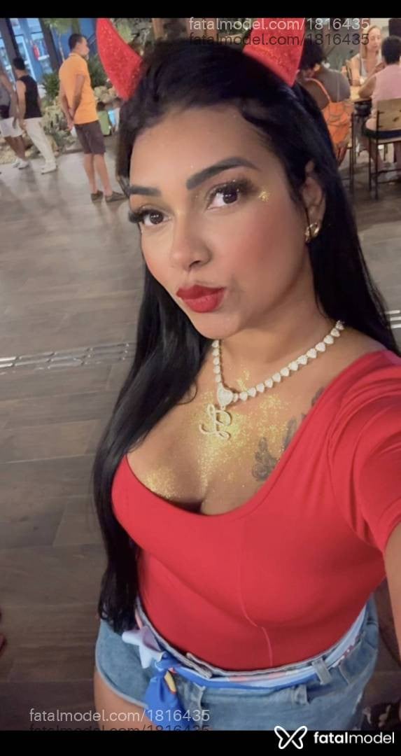 Acompanhante mulher morena (o) de olhos castanhos - Poca Hontas