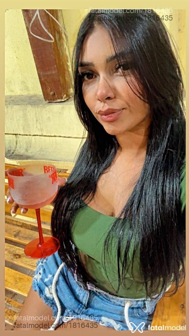 Acompanhante mulher morena (o) de olhos castanhos - Poca Hontas