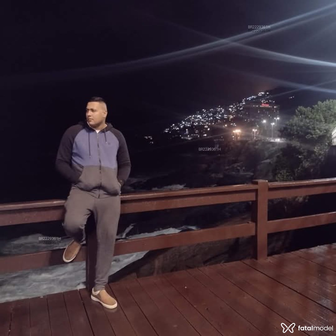 Acompanhante homem morena (o) de olhos castanhos em Rio de Janeiro - Lcramalho