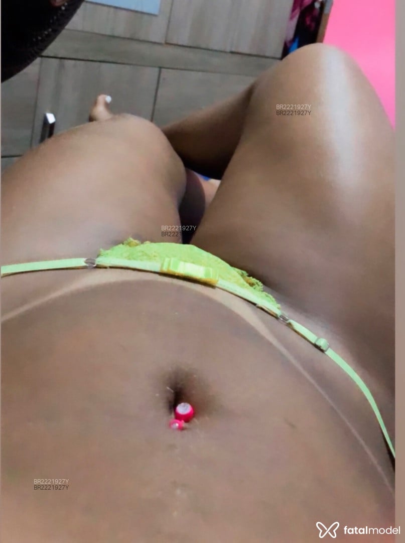 Acompanhante mulher morena (o) de olhos castanhos - Lara Castro
