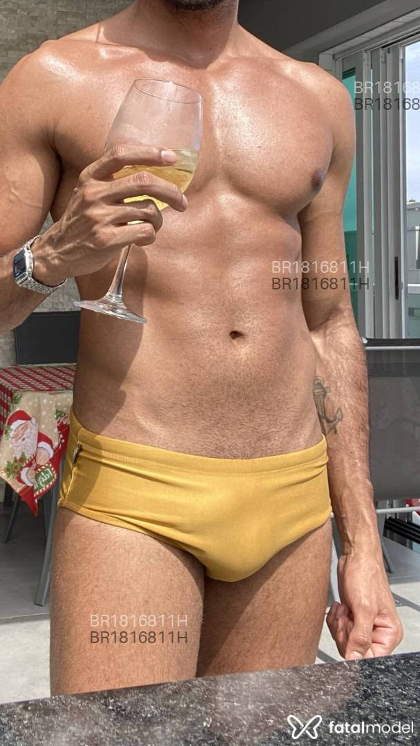 Acompanhante homem morena (o) de olhos castanhos em Rio de Janeiro Acompanhante homem morena (o) de olhos castanhos em Rio de Janeiro - Hugo Dantas