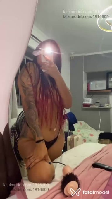 Acompanhante mulher com cabelo castanho de olhos mel em Praia Grande Acompanhante mulher com cabelo castanho de olhos mel em Praia Grande - Izadora
