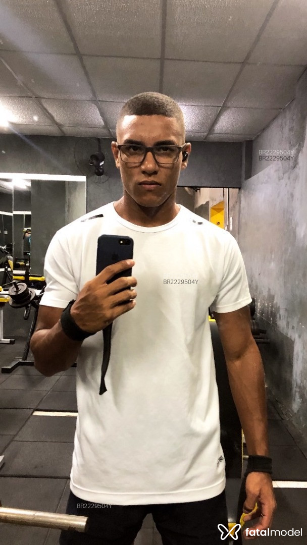 Acompanhante homem morena (o) de olhos pretos em Virtual - Cariocapr