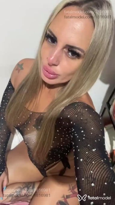 Acompanhante mulher loira (o) de olhos mel em Araçatuba - Jeiza Bianchini