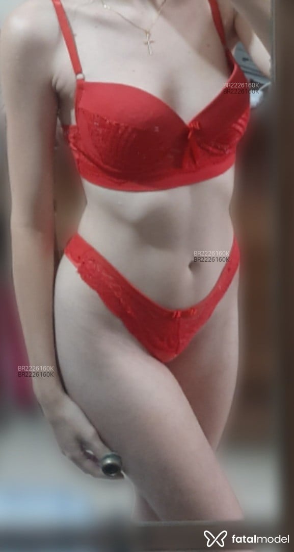 Acompanhante mulher loira (o) de olhos verdes em Virtual - Leticia