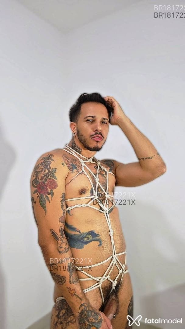 Acompanhante homem com cabelo castanho de olhos castanhos em São Paulo Acompanhante homem com cabelo castanho de olhos castanhos em São Paulo - Junior Felix