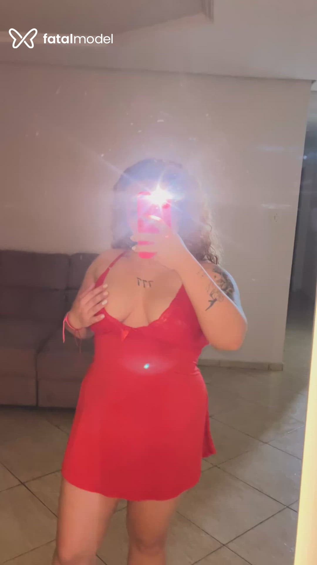 Acompanhante mulher ruiva (o) de olhos mel - Mel Fernandes