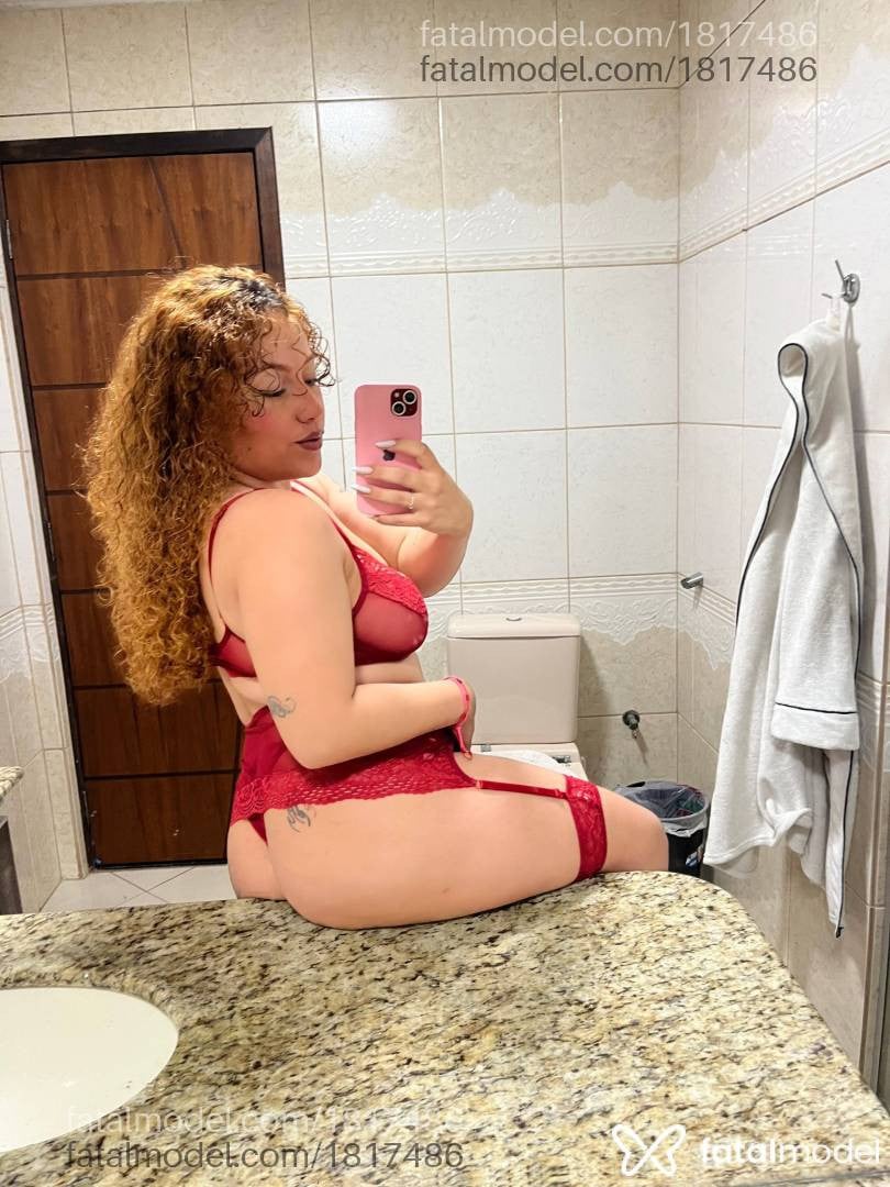 Acompanhante mulher ruiva (o) de olhos mel em Caçador Acompanhante mulher ruiva (o) de olhos mel em Caçador - Mel Fernandes